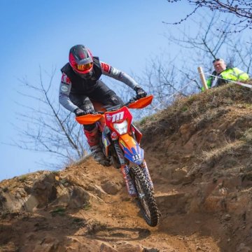 Proč jezdit enduro? Svoboda, výzva a radost z jízdy...