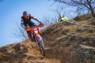 Proč jezdit enduro? Svoboda, výzva a radost z jízdy...