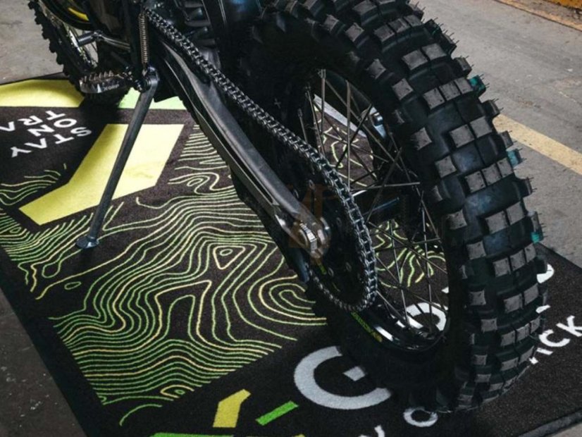 koberec pod enduro